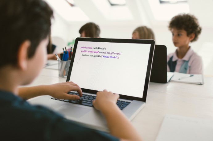 онлайн или офлайн курсы робототехники для детей